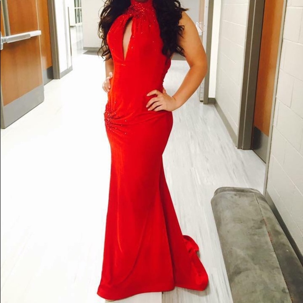 Selling this Beautiful Tony Bowls dress!